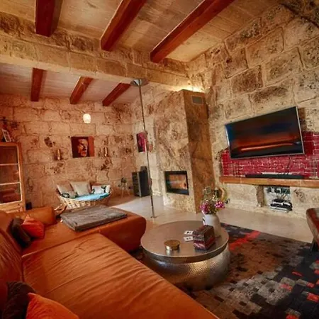 וילה Luxury House Of Character Golden Bay/manikata. סיינט פול ביי