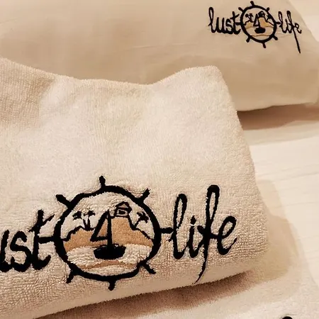 Luxury House Of Character Golden Bay/manikata. וילה *