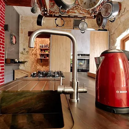 Luxury House Of Character Golden Bay/manikata. וילה סיינט פול ביי