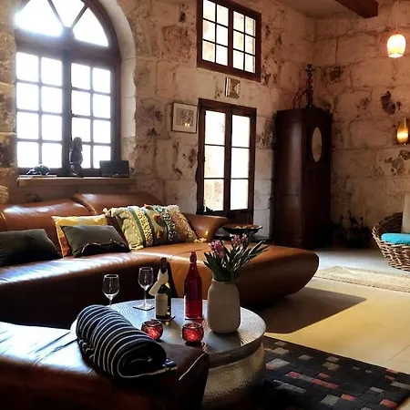 Luxury House Of Character Golden Bay/manikata. *