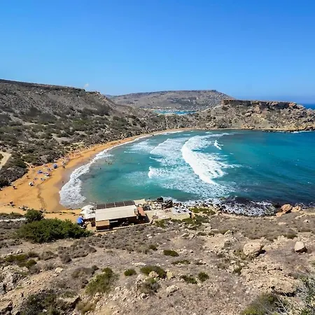 Luxury House Of Character Golden Bay/manikata. וילה *