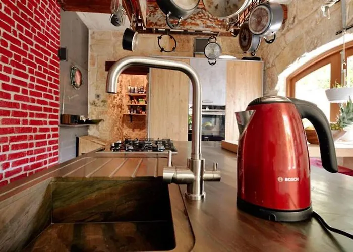 Villa Luxury House Of Character Golden Bay/manikata. *