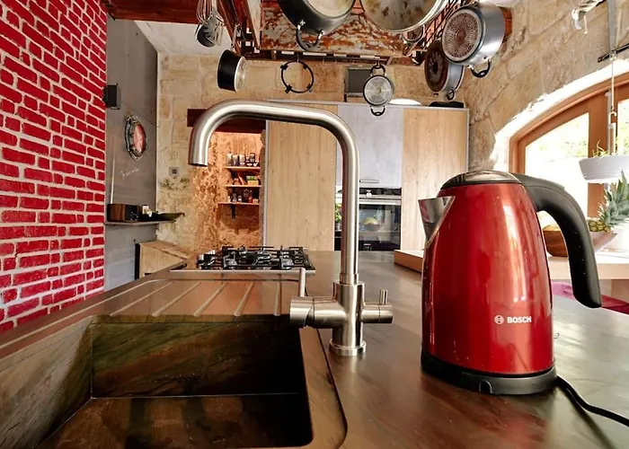 Luxury House Of Character Golden Bay/manikata. Villa St. Paul's Bay