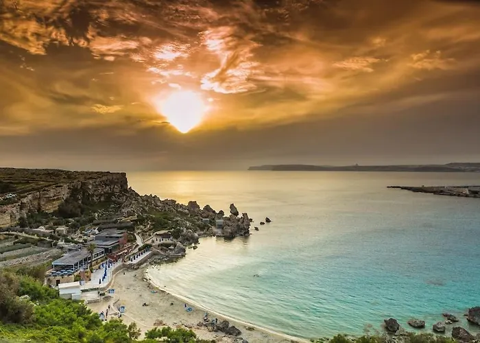 Villa Luxury House Of Character Golden Bay/manikata. *