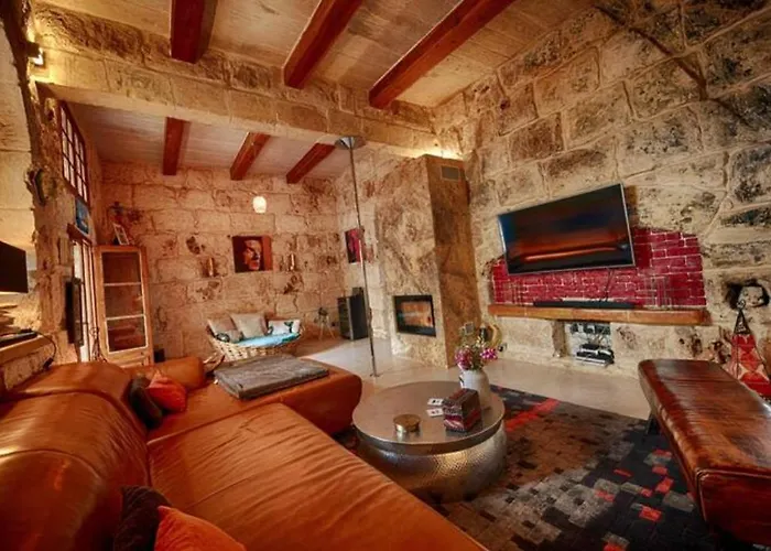 Villa Luxury House Of Character Golden Bay/manikata. St Paul's Bay