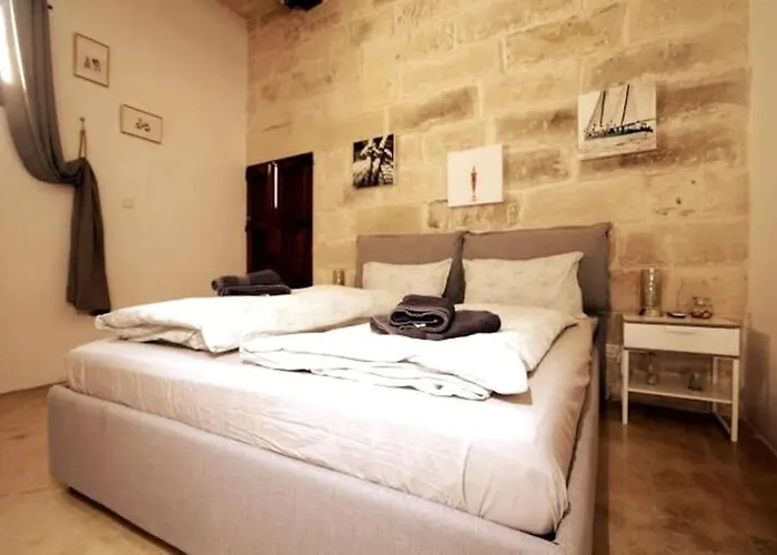 Vilă Luxury House Of Character Golden Bay/manikata. St. Paul's Bay