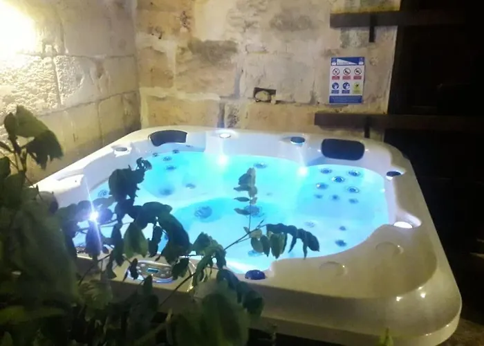 Luxury House Of Character Golden Bay/manikata. St. Paul's Bay