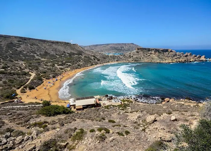 Luxury House Of Character Golden Bay/manikata. Vilă *