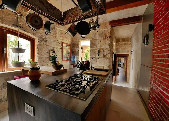 Luxury House Of Character Golden Bay/manikata.