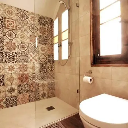 Luxury House Of Character Golden Bay/manikata. * Σεντ Πόλς Μπέι