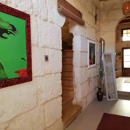 Luxury House Of Character Golden Bay/manikata. Βίλα