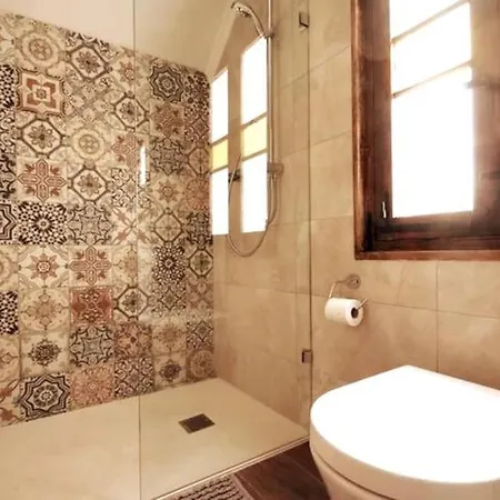 Luxury House Of Character Golden Bay/manikata. Βίλα